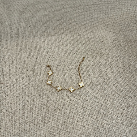 Jewelry - Gold bracelet